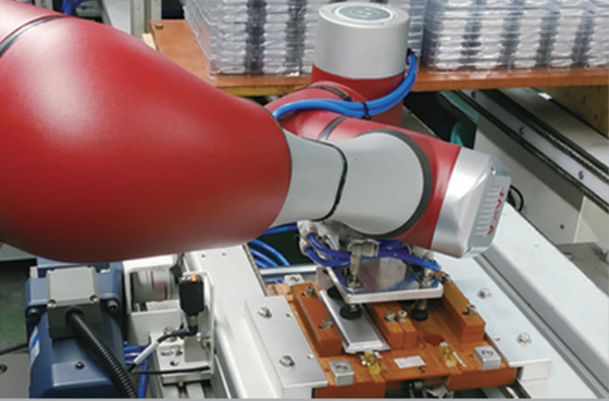 Πένσα ρομπότ Onrobot RG6 για 6 το ωφέλιμο φορτίο άξονα 3kg συνεργάσιμο επιλέγοντας και τοποθετώντας JAKA Zu 12 το ρομπότ