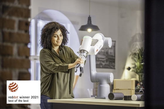 Εύκαμπτο και νέο ABB GoFa CRB15000 Cobot με την πένσα ρομπότ Onrobot RG6
