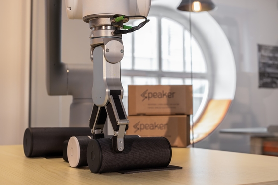 Εύκαμπτο και νέο ABB GoFa CRB15000 Cobot με την πένσα ρομπότ Onrobot RG6