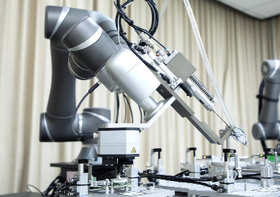 6 ρομποτικός βραχίονας Techman Cobot TM14 άξονα για την τοποθέτηση επιλογής βιδώματος με την ηλεκτρική πένσα ρομπότ