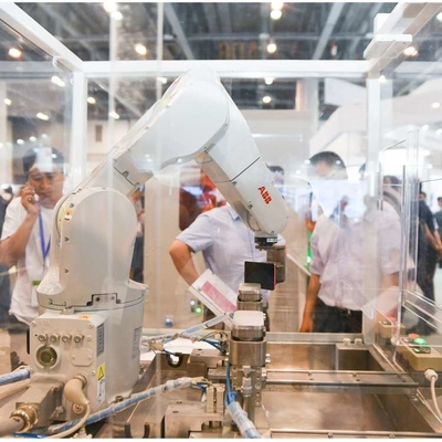 Μίνι ρομποτικό βραχίονα 6 άξονων ABB IRB 1200 με CNGBS Robot Gripper για χειρισμό αυτοματισμού ρομπότ