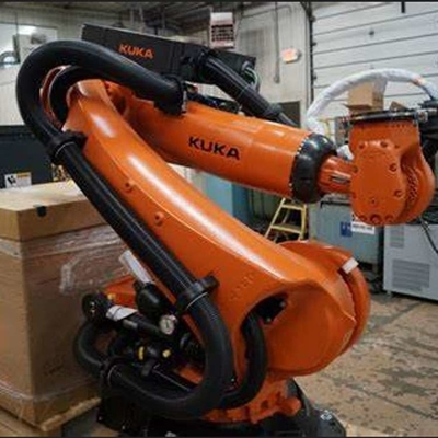 6 άξονες ρομποτικό βραχίονα συγκόλλησης Kuka KR 210 R2700-2 με CNGBS τοποθετητή συγκόλλησης για ρομπότ συγκόλλησης