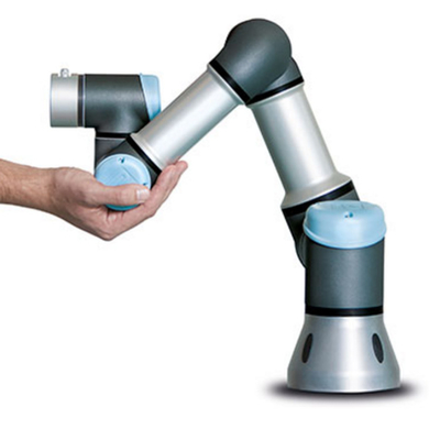 UR3 Universal Robot Cobot με λαβή ως μηχανή συναρμολόγησης για την συναρμολόγηση κινητήρα