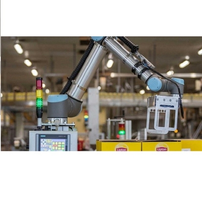 Συνεργατικό ρομποτικό χέρι UR 10e Of 6 Aixs Cobot με ωφέλιμο φορτίο 10KG με κάλυψη ρομπότ για συγκόλληση