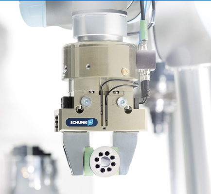 Ρομποτική λαβή SCHUNK για ρομπότ FANUC, IRB6700 και KR210 σε εργοστάσιο της βιομηχανίας τροφίμων