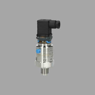 Pressure/flow control unit with Endress+Hauser Proline Prowirl D 200 vortex flowmeter and Cerabar PMC11 pressure transmitter
