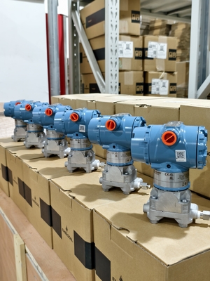 Πομπός Πίεσης Rosemount 3051 Εύρος 137.89bar με Μονάδα Ισχύος 10 Ετών