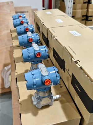 Πομπός Πίεσης Rosemount 3051 Εύρος 137.89bar με Μονάδα Ισχύος 10 Ετών