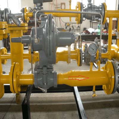 Ρυθμιστής μείωσης πίεσης υψηλής ροής Fisher σειράς 299H με πιλοτικό έλεγχο, φλαντζωτή σύνδεση για μεταφορά φυσικού αερίου