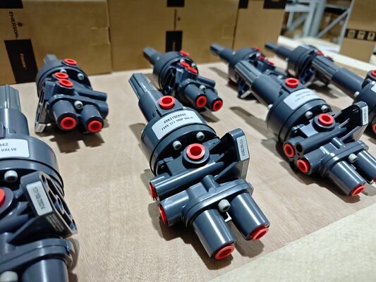 Fisher 377 Relay and Fisher DVC6200 DVC6200 SIS Industrial Pneumatic Control Component for Oil Gas Chemical Plant