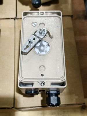 Samson 3730-3 Smart Valve Positioner with HART Communication and EXPERTplus Diagnostics for Self-Calibrating Control Valves (Σαμσον 3730-3) Η συσκευή αυτή είναι σχεδιασμένη για να ελέγχει την ταχύτητα των βαλβίδων.