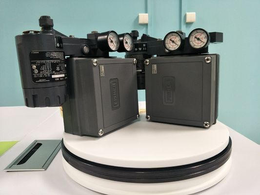 Fisher3582 πνευματικό Positioner βαλβίδων με τις συνελεύσεις βαλβίδων ελέγχου γλιστρώ-μίσχων