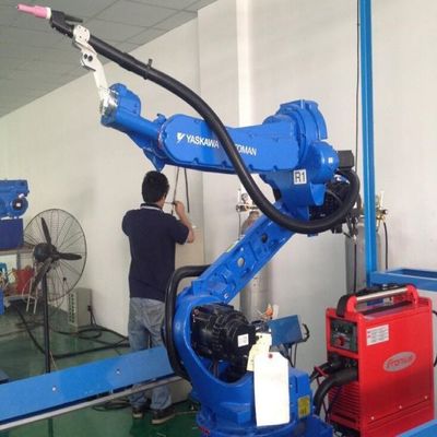 Motoman AR1440 με τον οξυγονοκολλητή RD500S για την τέμνουσα επεξεργασία λέιζερ