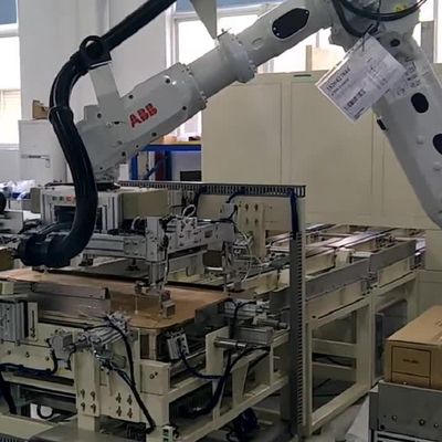 Υψηλή αποδοτικότητα IRB6700-200/2.6 με τους φανούς χειριστών και συγκόλλησης ως μηχανή συγκόλλησης σημείων