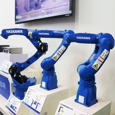 Βιομηχανικό ρομπότ GP25 με το ωφέλιμο φορτίο 25KG και ελεγκτής ρομπότ YRC1000 ως υλικά μέρη διαχειριζόμενου εξοπλισμού