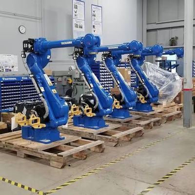 Ρομπότ συνελεύσεων motoman-GP180 με το βραχίονα ρομπότ 6 άξονα με το ωφέλιμο φορτίο πενσών για το βιομηχανικό ρομπότ 180kg