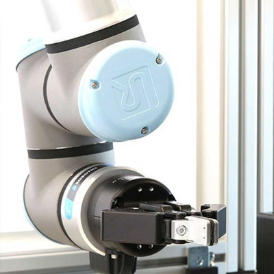 Βραχίονας Cobot UR10e ρομπότ συγκόλλησης με τον καθολικό ρομποτικό βραχίονα φανών συγκόλλησης για τη μηχανή συγκόλλησης 6 άξονα