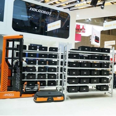 Ρομπότ AGV Q3-600C ωφέλιμο φορτίο 600kg με CNGBS Cobot Robot Arm για το έργο αυτοματισμού ως AGV