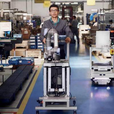 Βιομηχανικός ρομποτικός βραχίονας Cobot Ur3 με το οπτικό σύστημα Cognex πενσών RG6